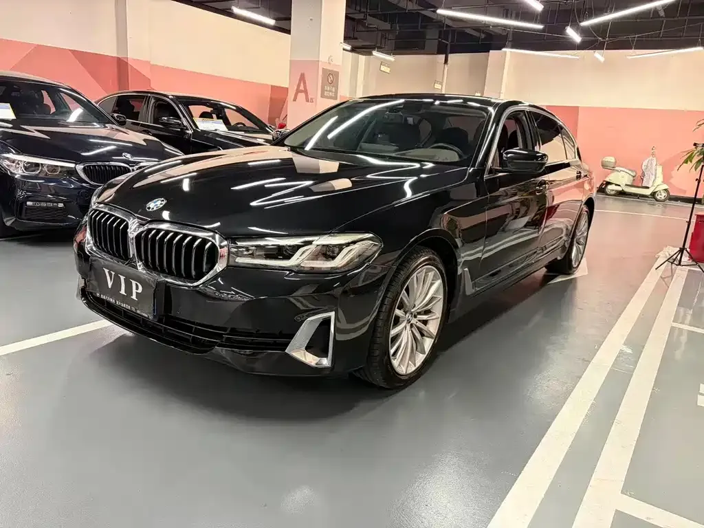 BMW 5 Series — фото 1