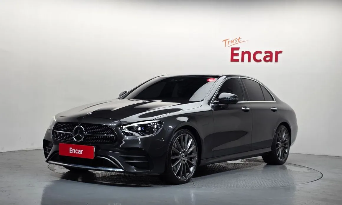 Mercedes-Benz E-Class — фото 1