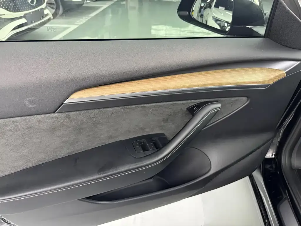 Tesla Model 3 — фото 10