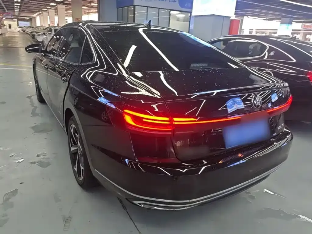 Volkswagen Passat — фото 7