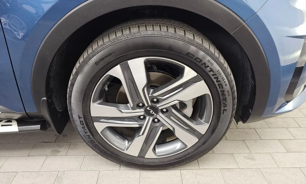 Kia Sorento — фото 10