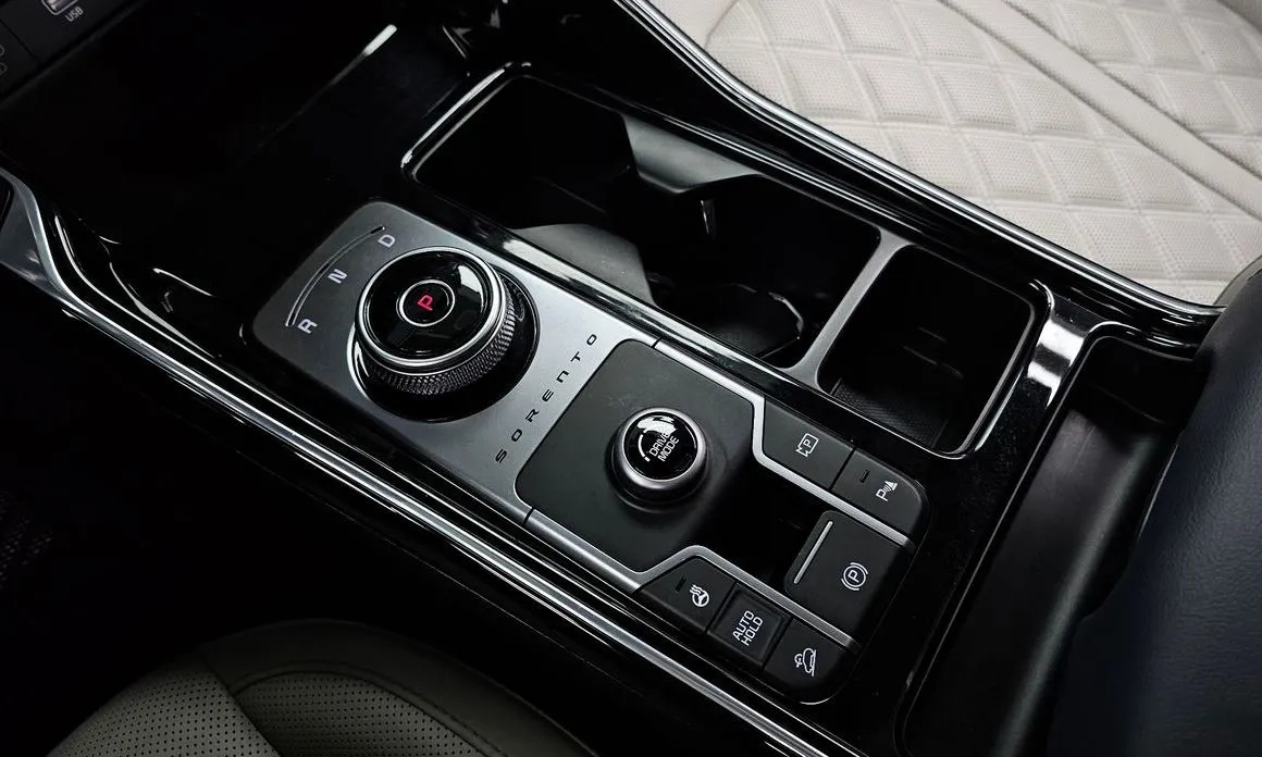 Kia Sorento — фото 8
