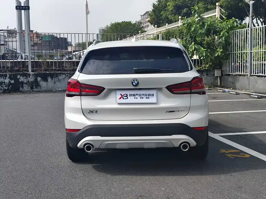 BMW X1 — фото 10