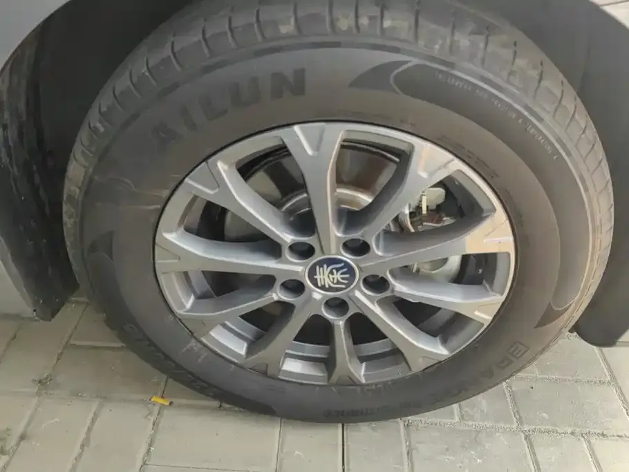 BYD Qin L — фото 2