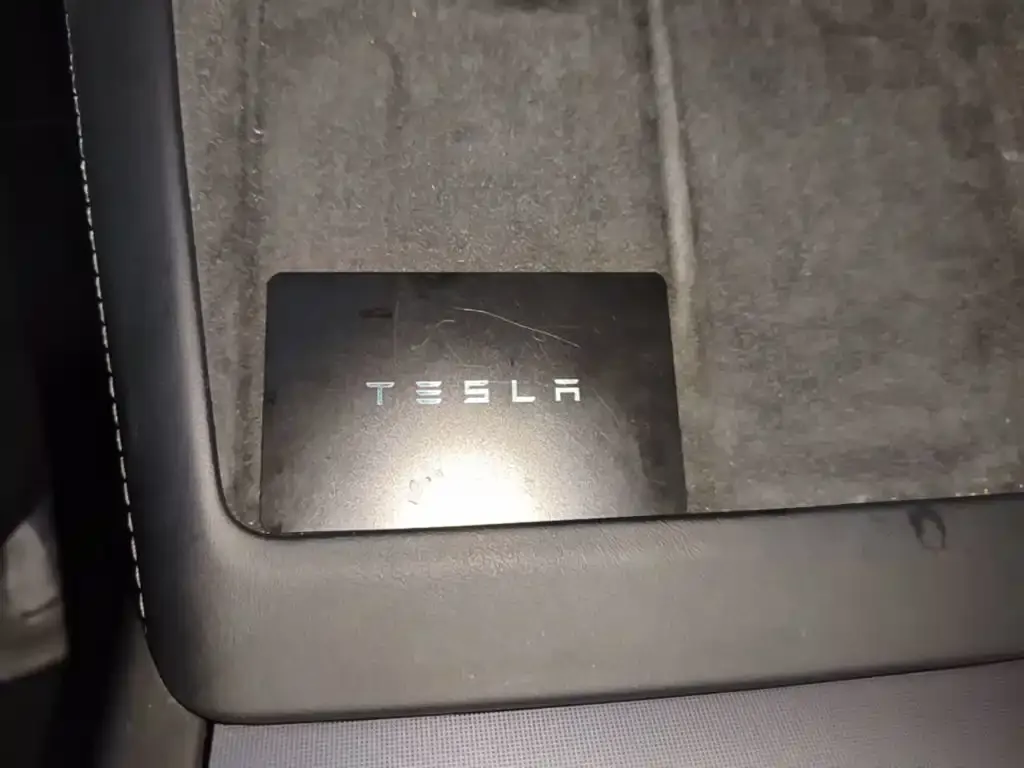 Tesla Model 3 — фото 5