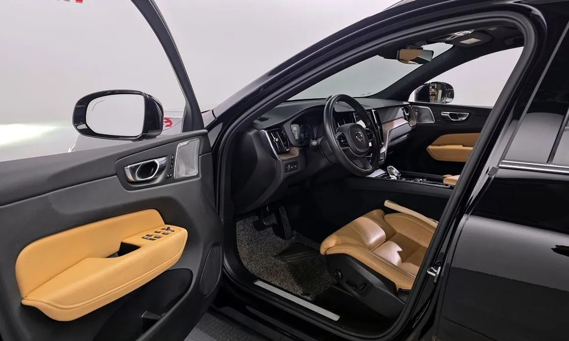 Volvo XC60 — фото 4