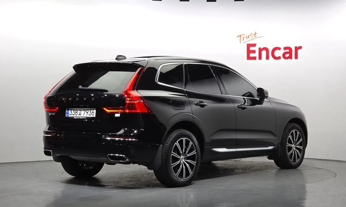 Volvo XC60 — фото 7