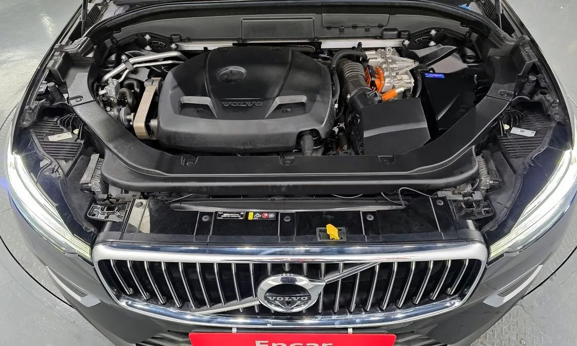 Volvo XC60 — фото 8