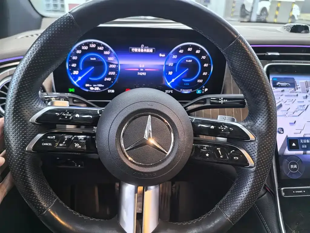 Mercedes-Benz EQE SUV — фото 4