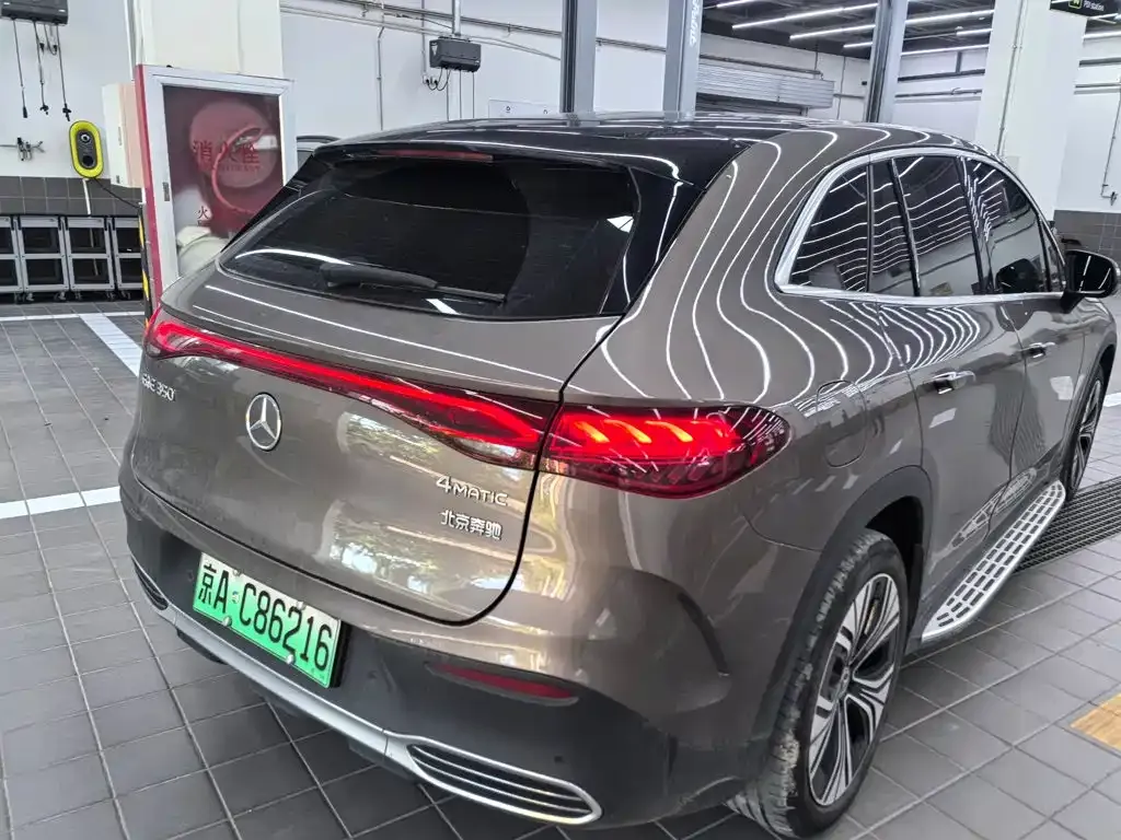 Mercedes-Benz EQE SUV — фото 5