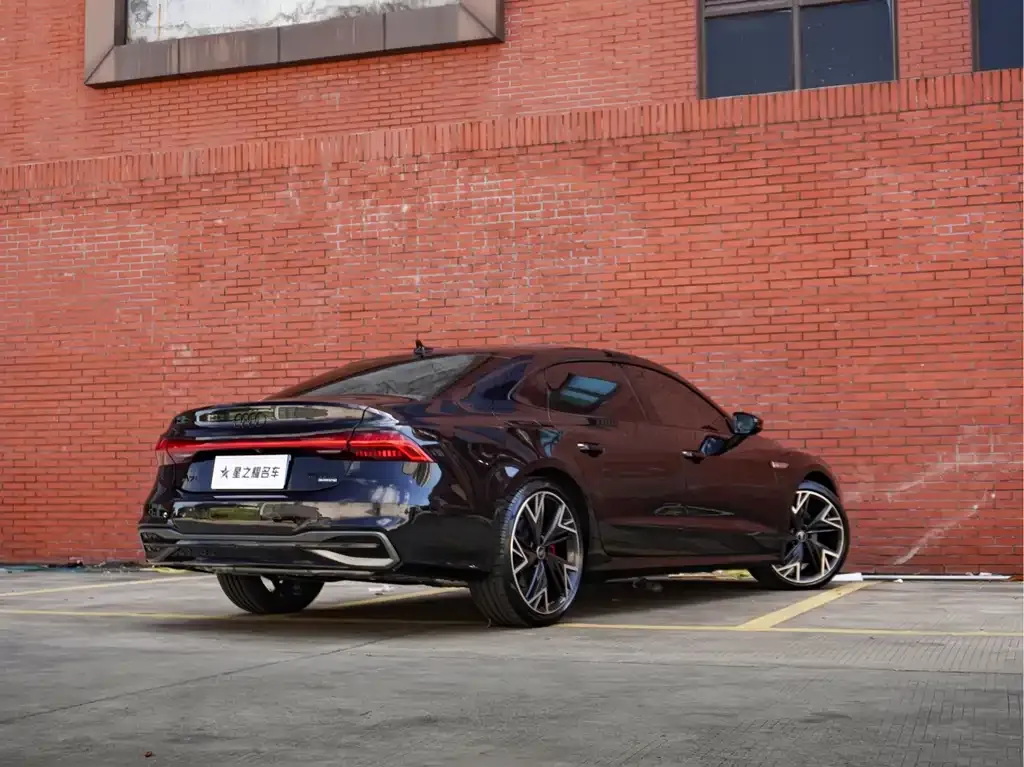 Audi A7L — фото 10