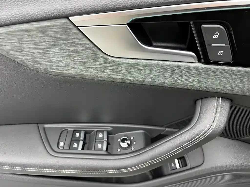Audi A4L — фото 6