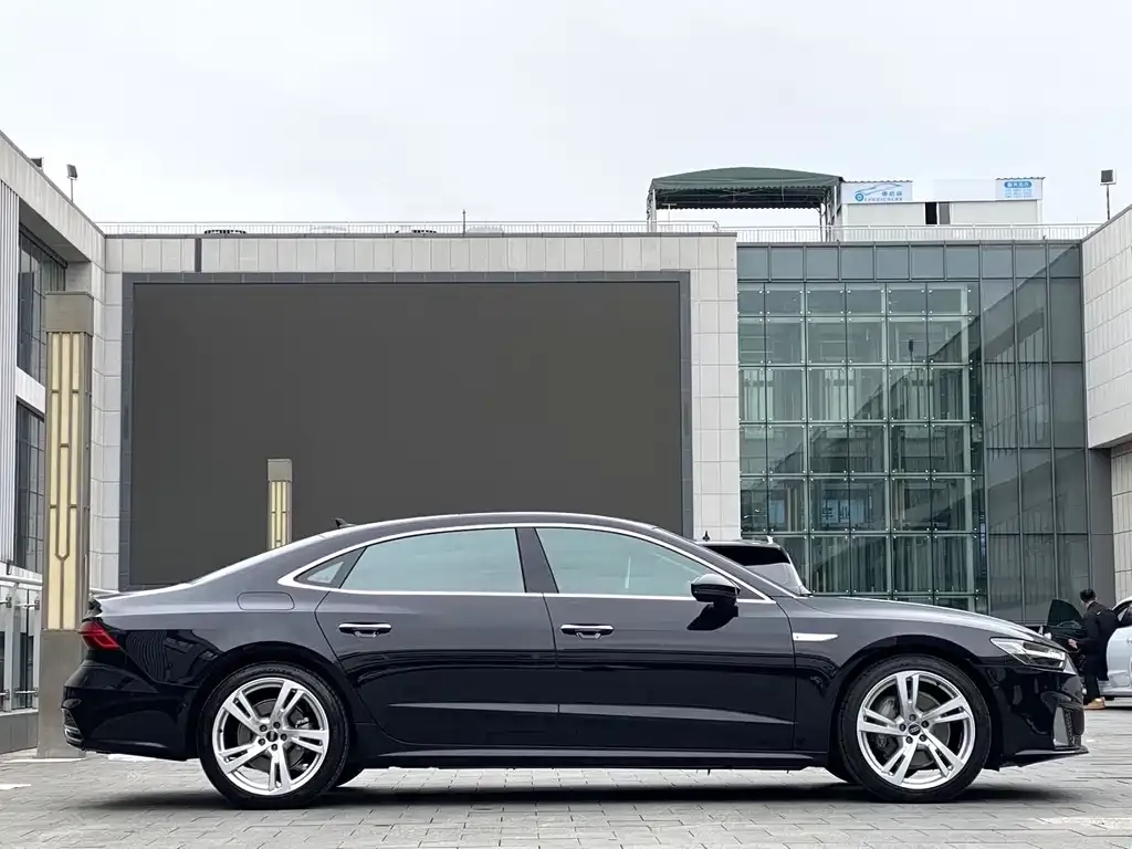 Audi A7L — фото 3