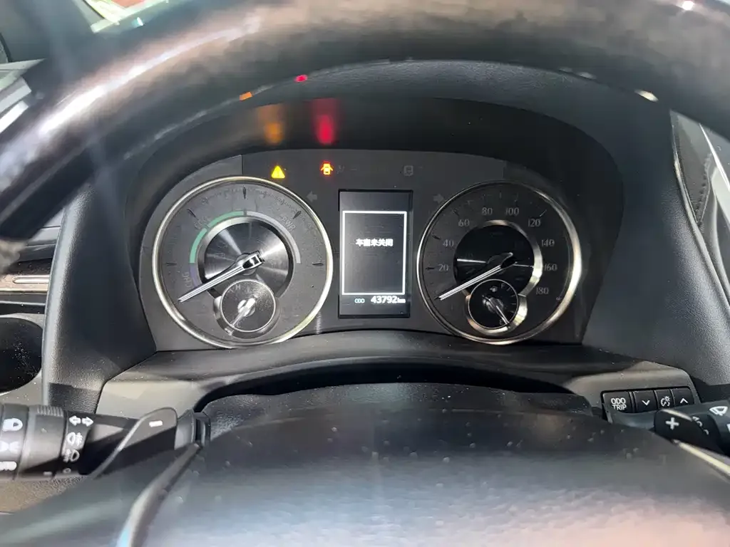 Toyota Alphard — фото 6