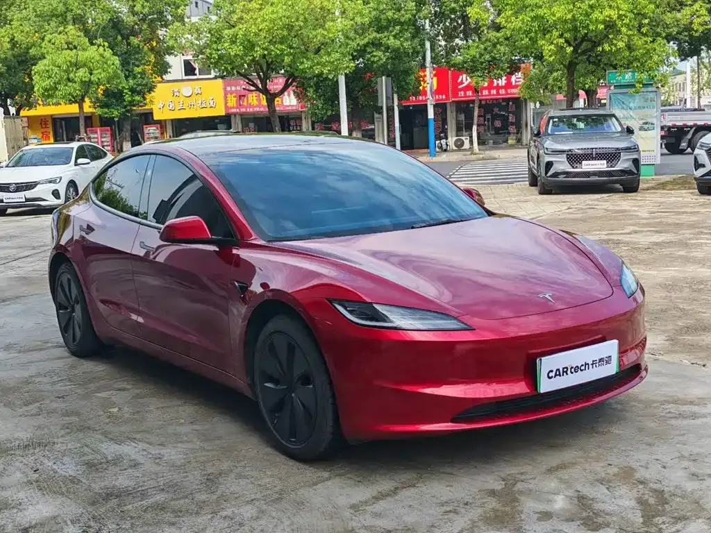 Tesla Model 3 — фото 9