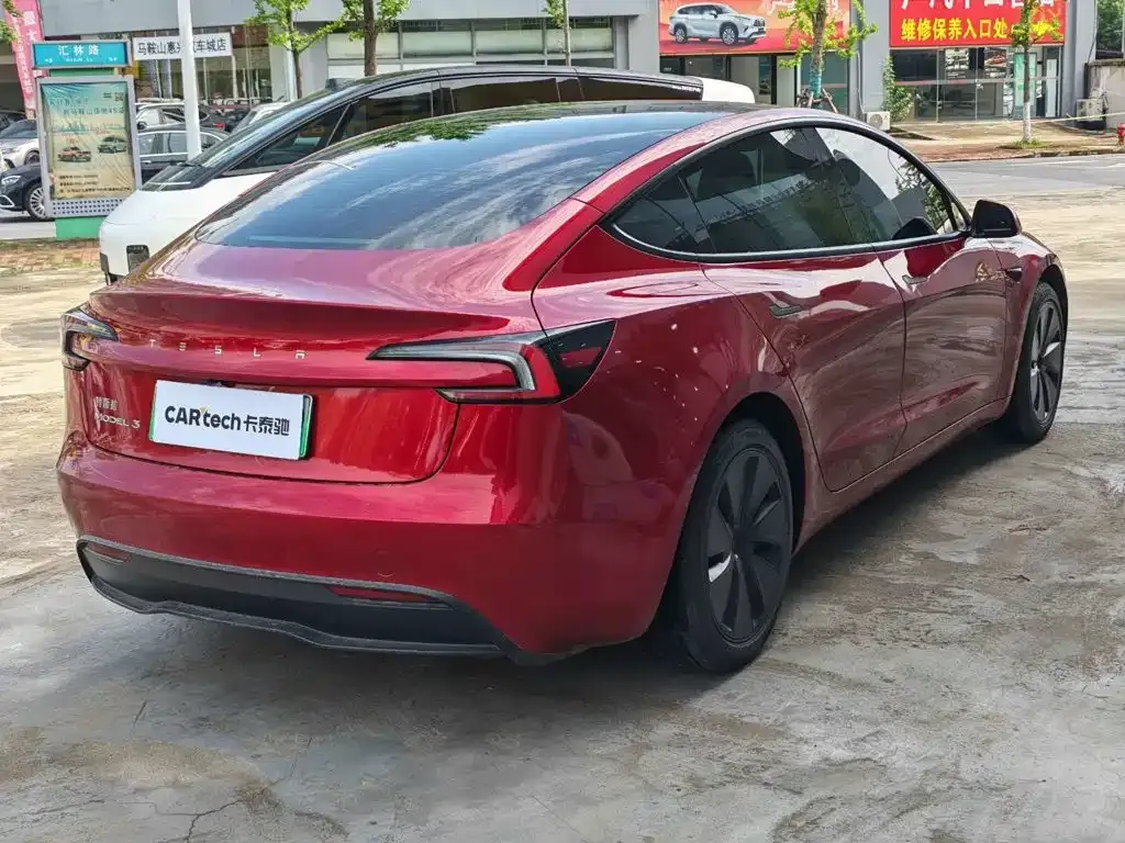 Tesla Model 3 — фото 2