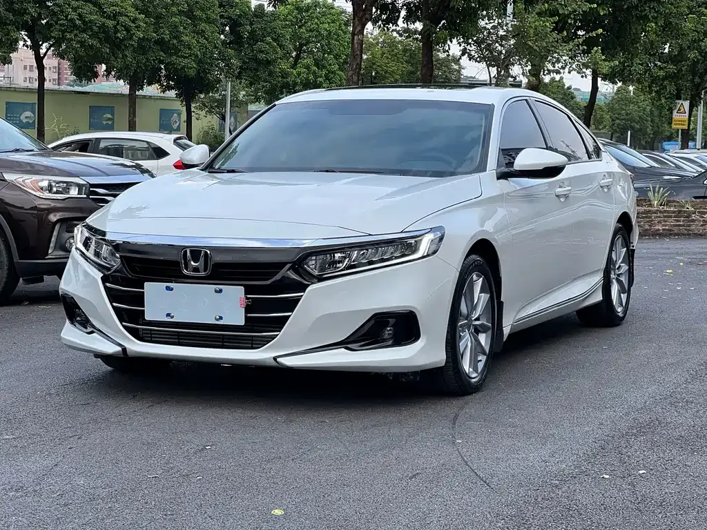Honda Accord — фото 9