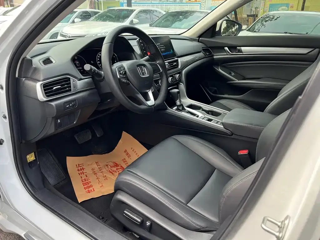 Honda Accord — фото 3