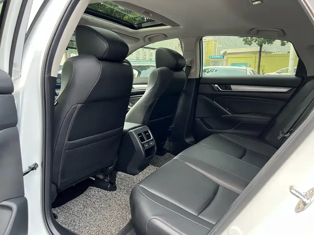 Honda Accord — фото 6
