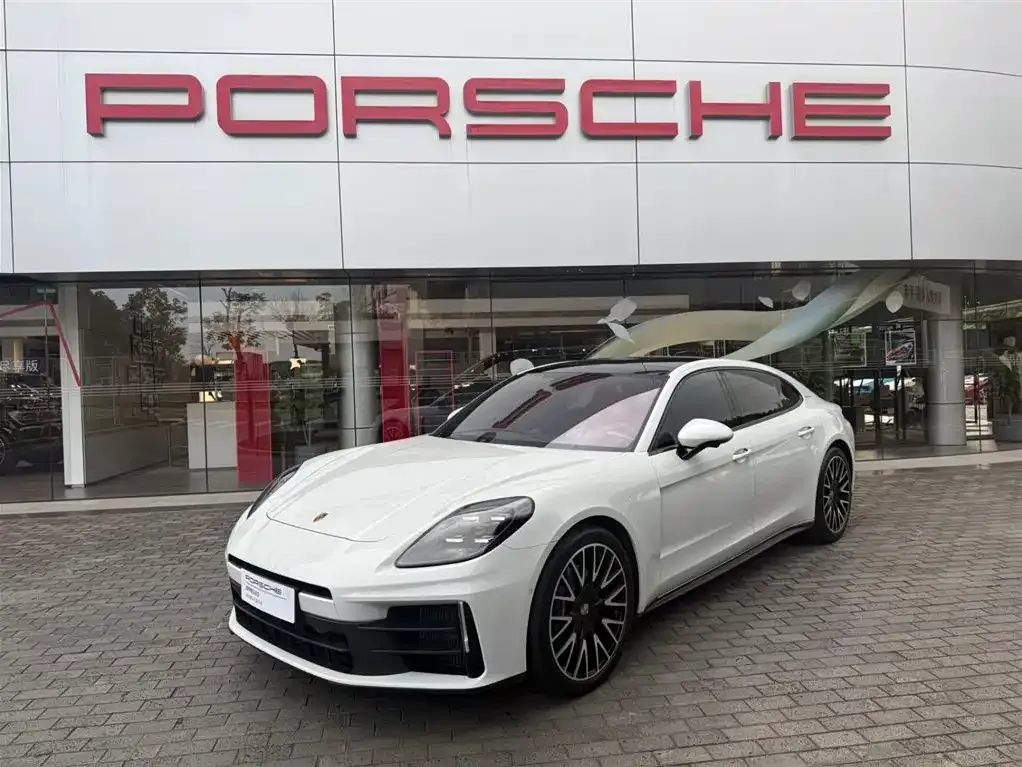 Porsche Panamera — фото 1