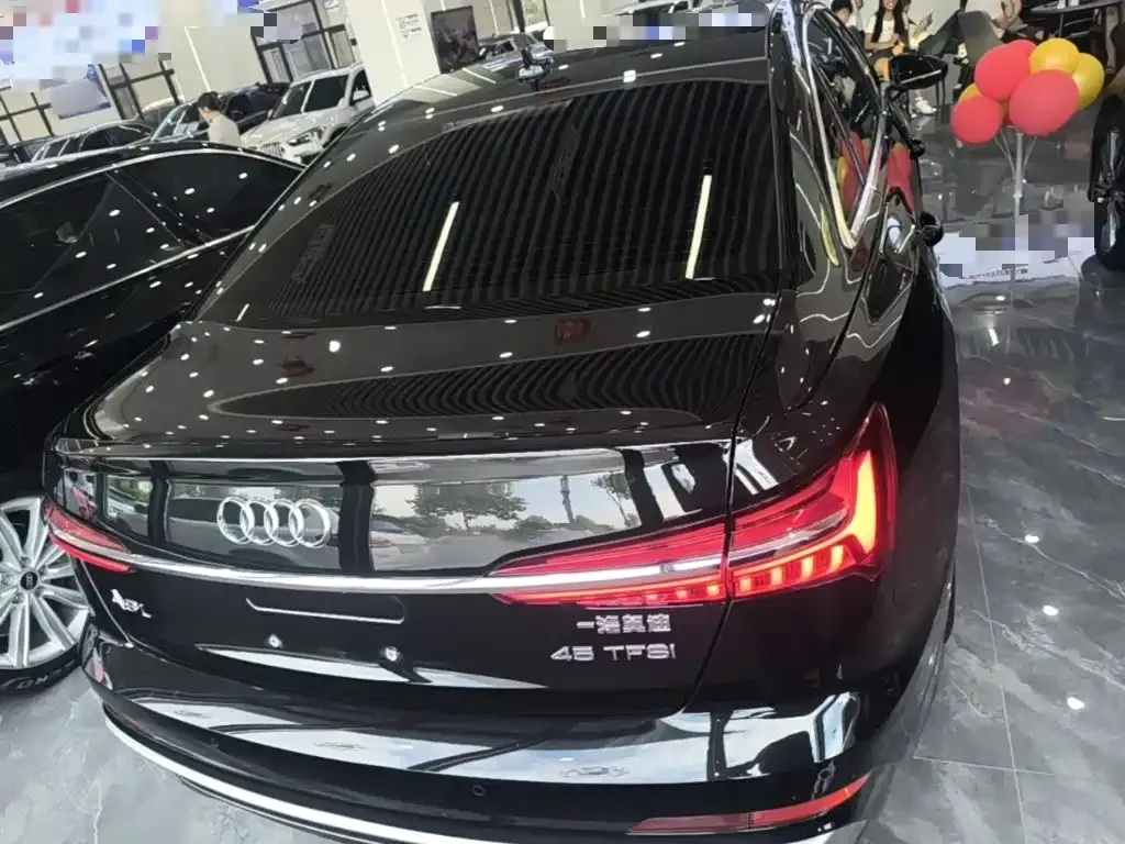 Audi A6L — фото 10