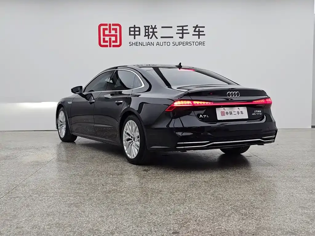 Audi A7L — фото 8