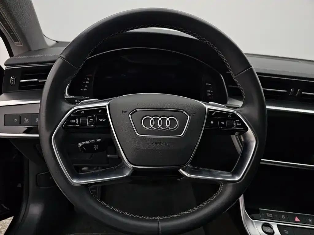 Audi A7L — фото 5
