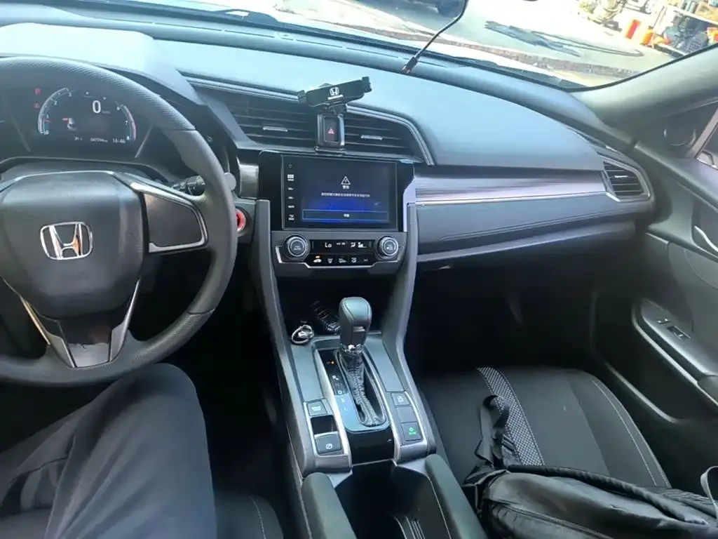 Honda Civic — фото 10