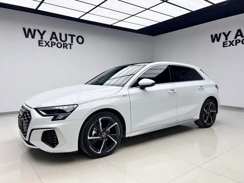 Audi A3 — фото 1