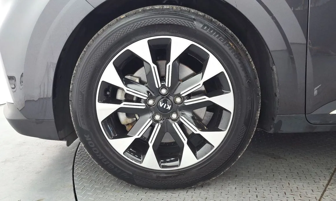 Kia Carnival — фото 10