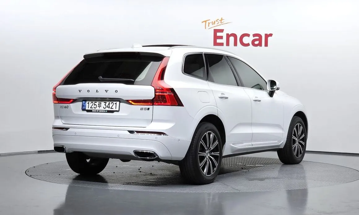 Volvo XC60 — фото 5