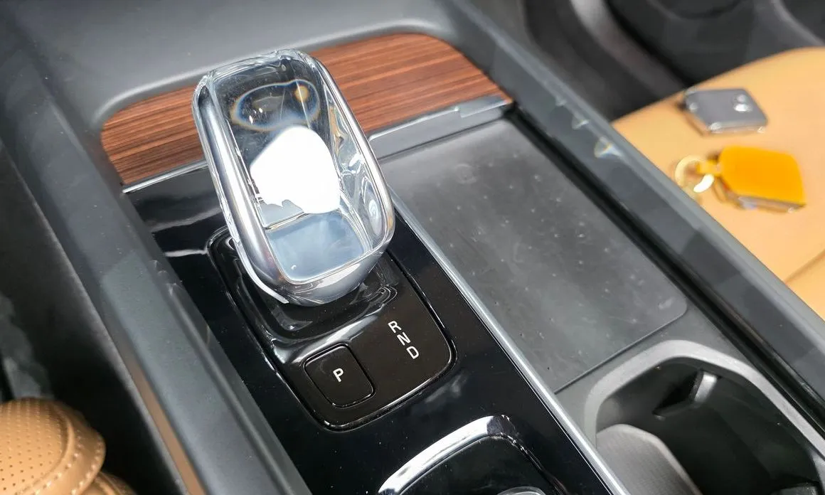 Volvo XC60 — фото 10