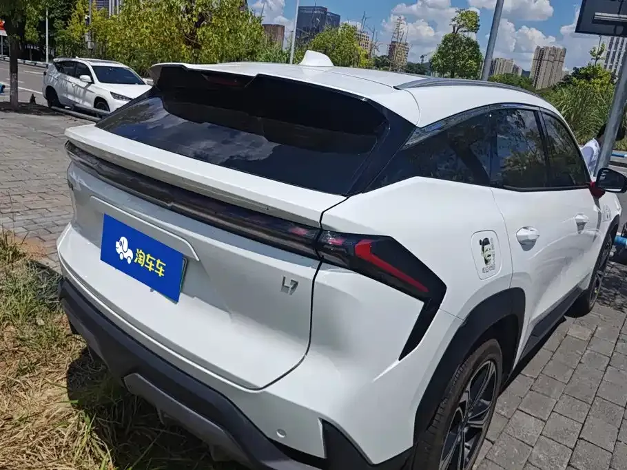 Geely Galaxy L7 — фото 10