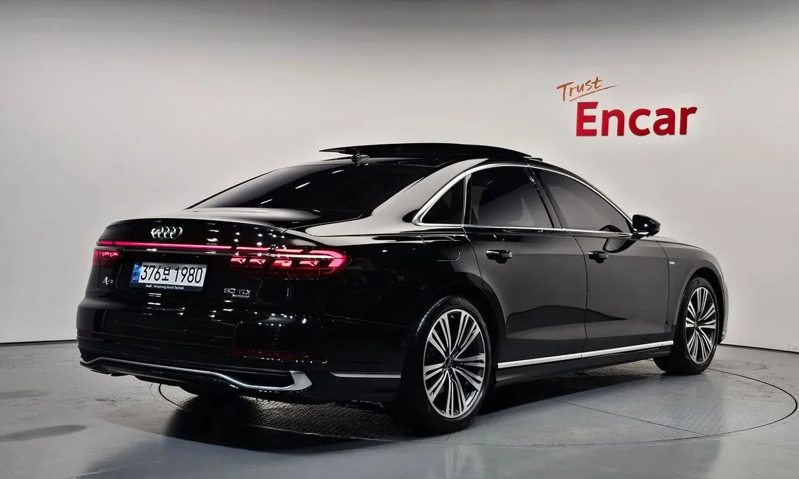 Audi A8 — фото 5