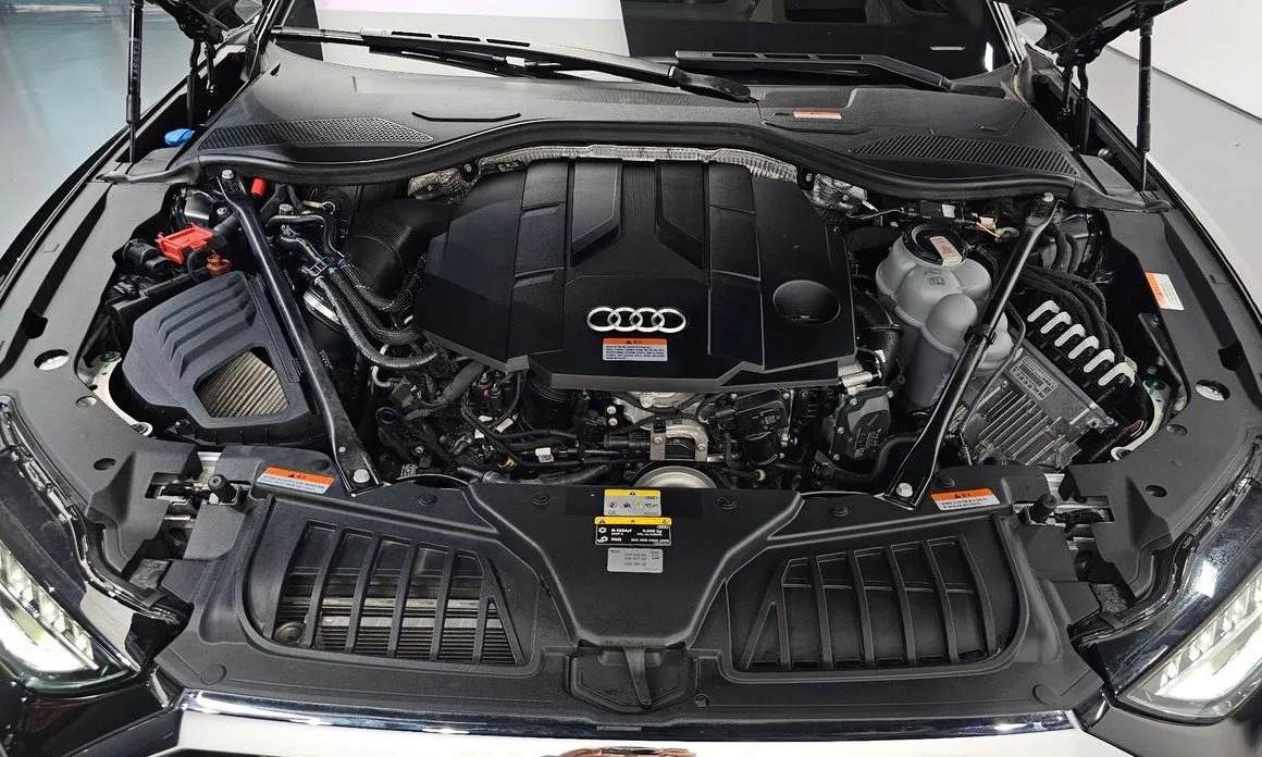 Audi A8 — фото 10
