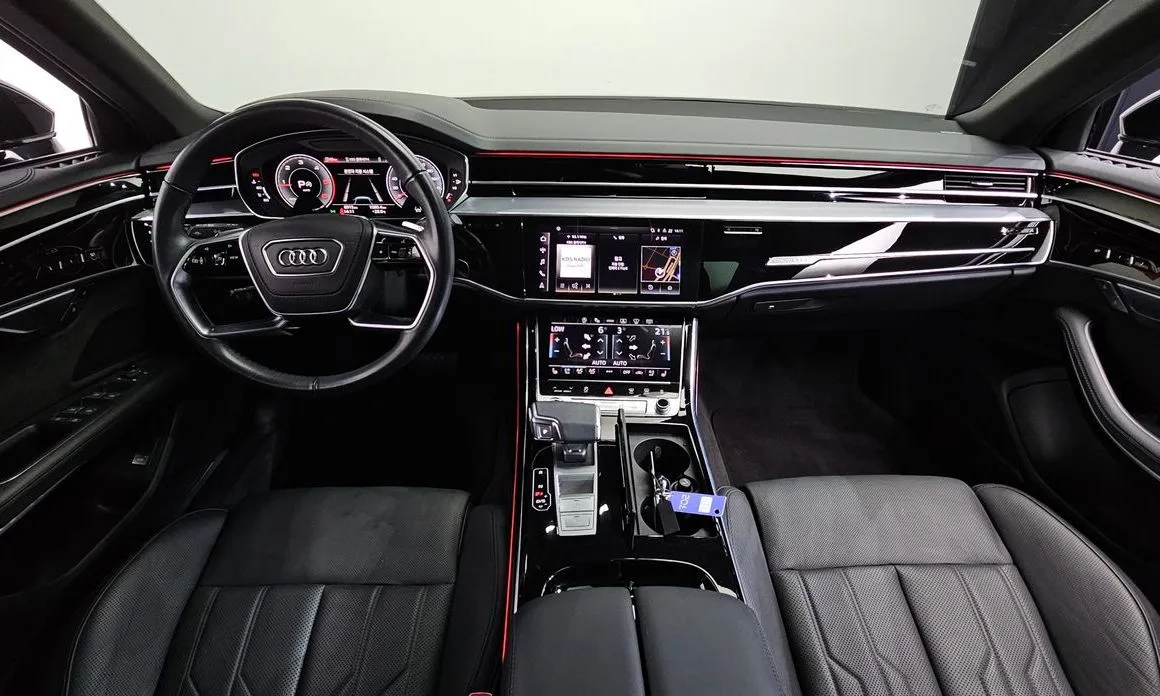Audi A8 — фото 7