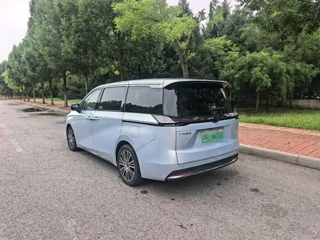 GAC Motor 传祺E8 PHEV — фото 7