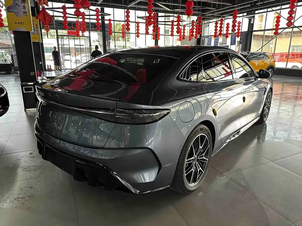BYD Seal — фото 6