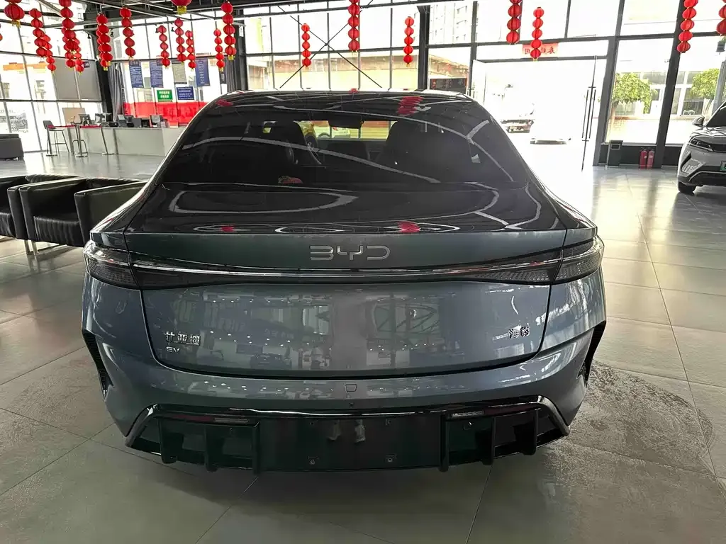 BYD Seal — фото 7