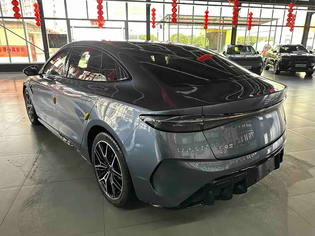 BYD Seal — фото 9
