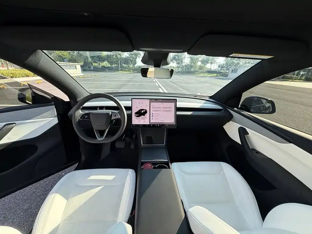 Tesla Model Y — фото 5