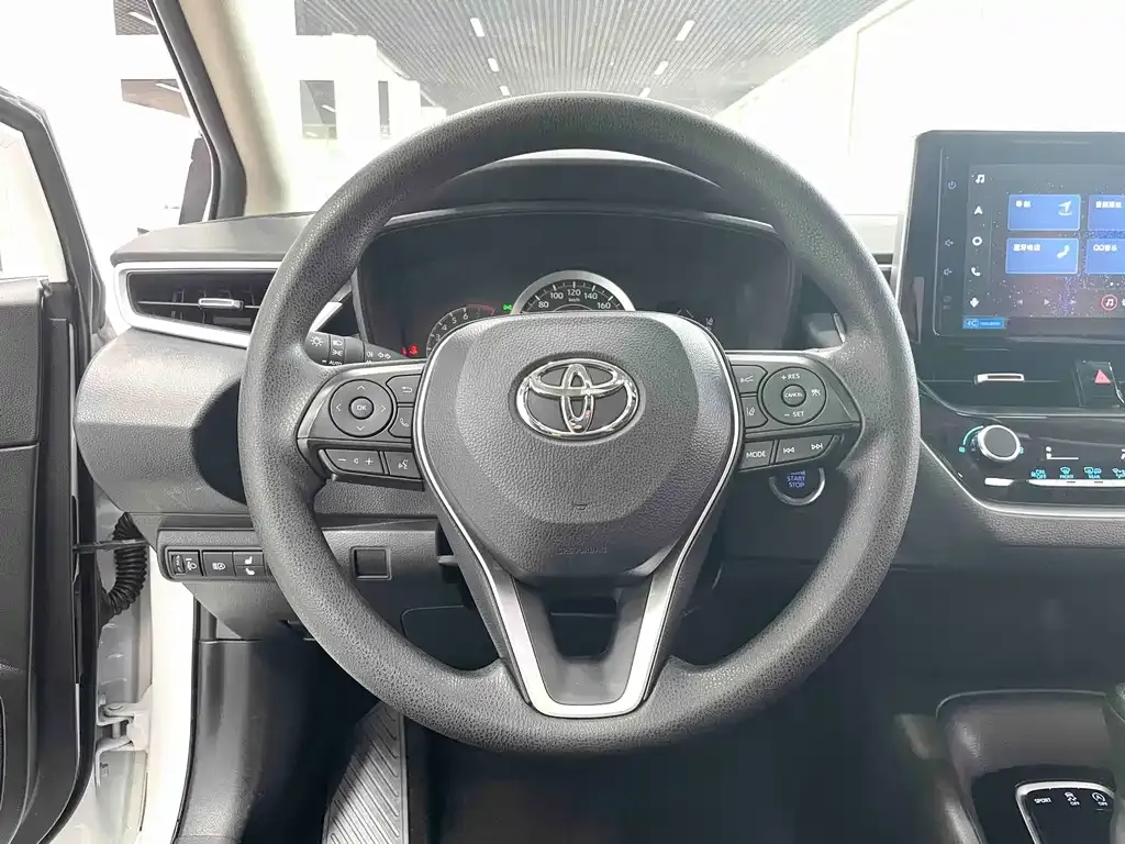 Toyota Corolla — фото 10