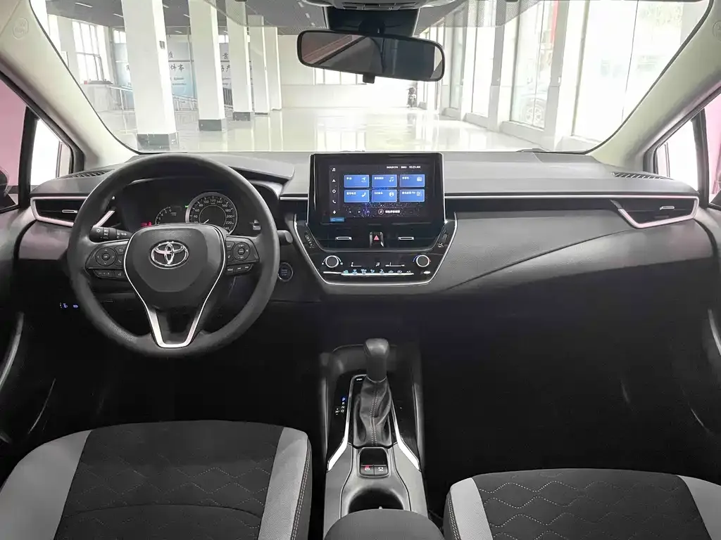 Toyota Corolla — фото 3