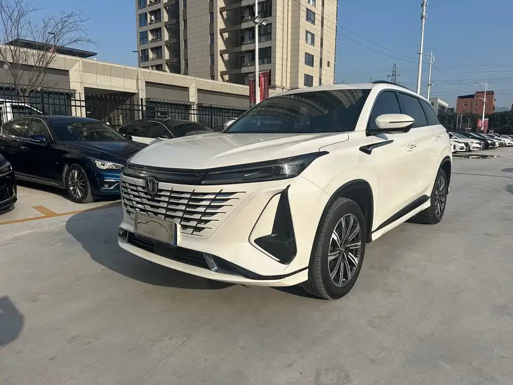 Changan CS75PLUS — фото 1