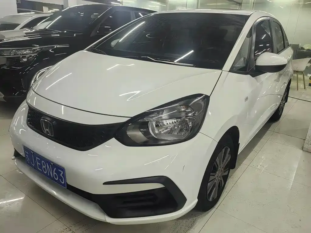 Honda Fit — фото 1