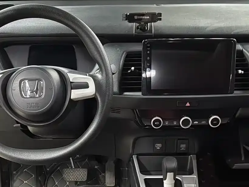 Honda Fit — фото 10