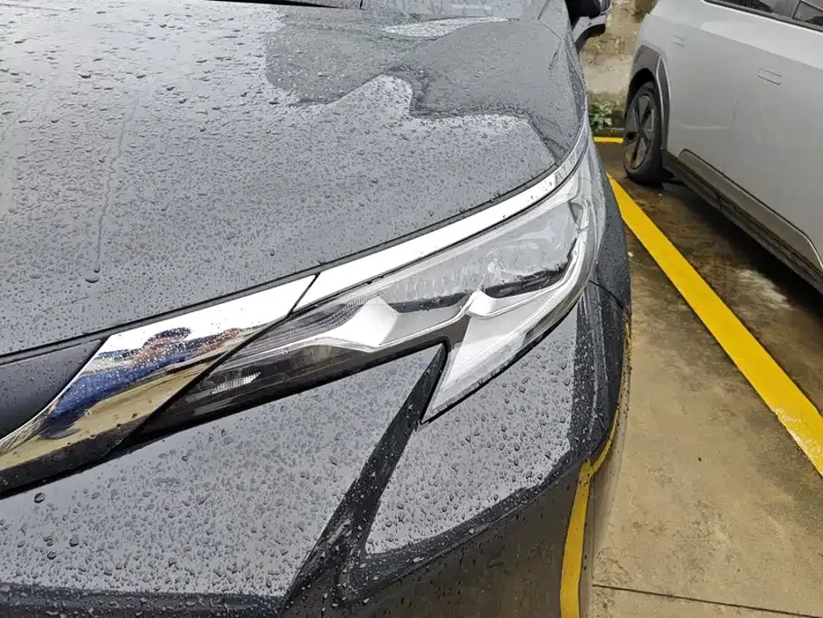 Toyota Sienna — фото 4