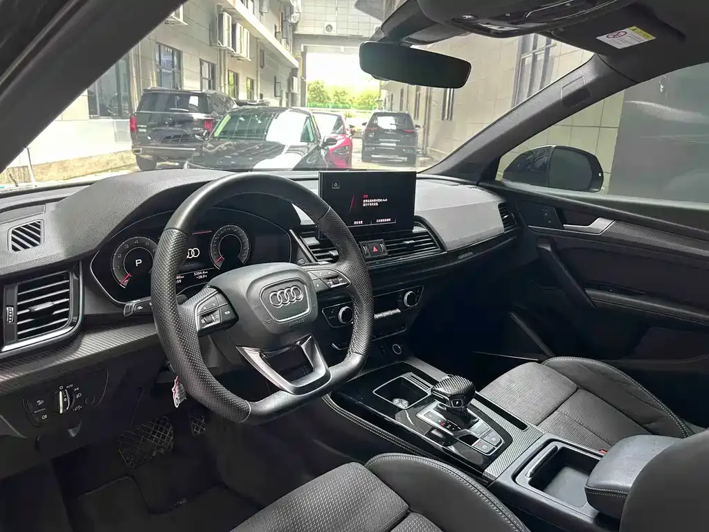 Audi Q5L Sportback — фото 10