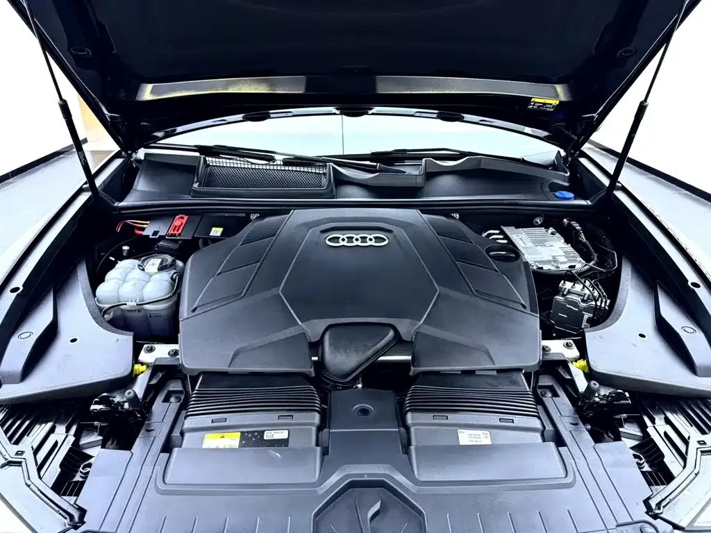 Audi Q8 — фото 10