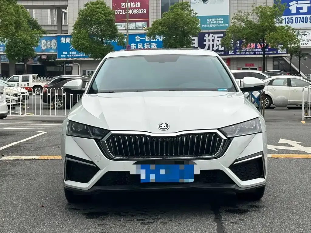 Skoda Octavia — фото 10